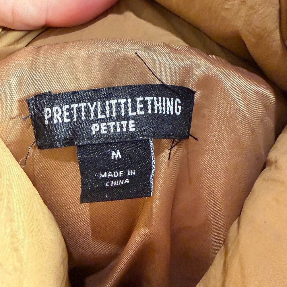 Pretty Little Thing Beige Hooded Puffer Vest Size Medium Petite - Picture 12 of 12